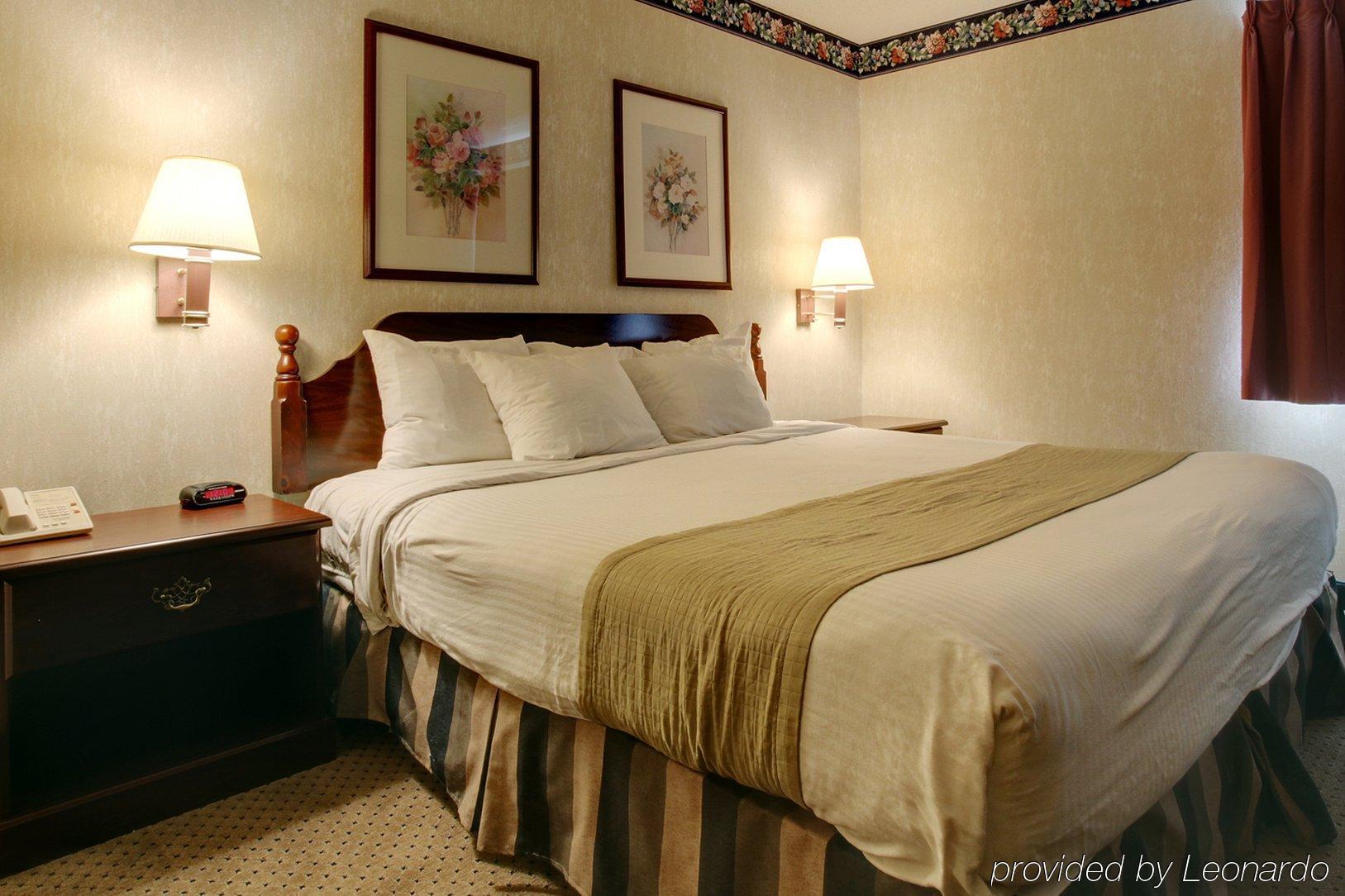 Americas Best Value Inn And Suites Saint Charles Rom bilde