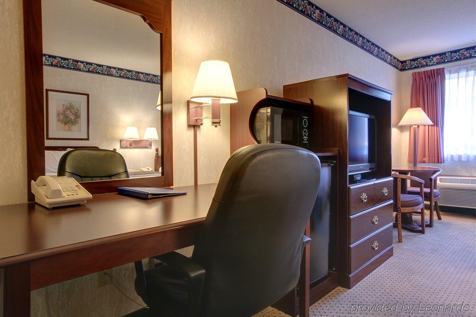Americas Best Value Inn And Suites Saint Charles Rom bilde