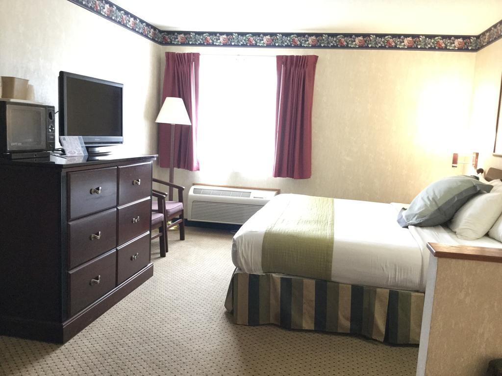 Americas Best Value Inn And Suites Saint Charles Eksteriør bilde