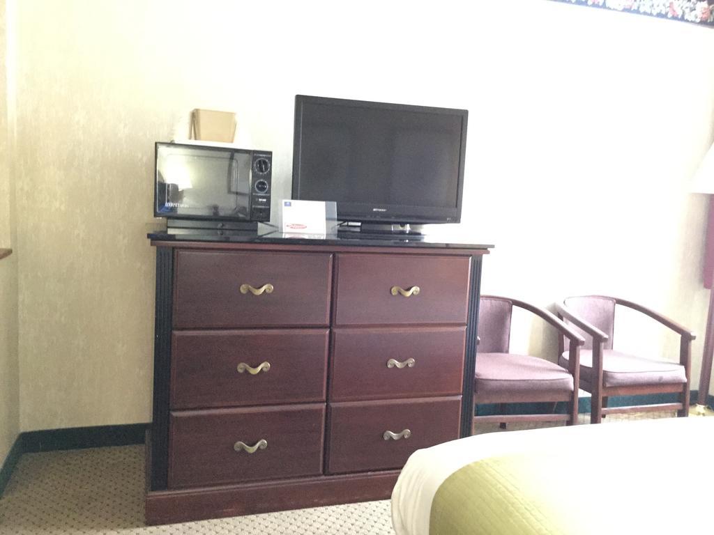 Americas Best Value Inn And Suites Saint Charles Eksteriør bilde