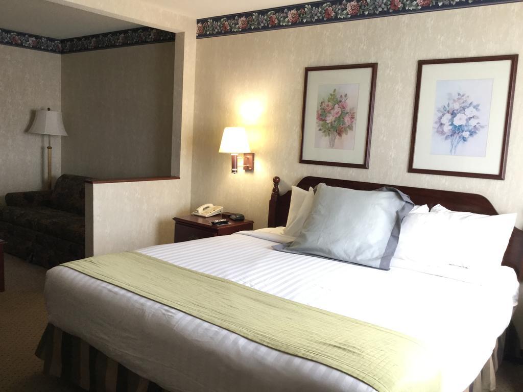 Americas Best Value Inn And Suites Saint Charles Eksteriør bilde