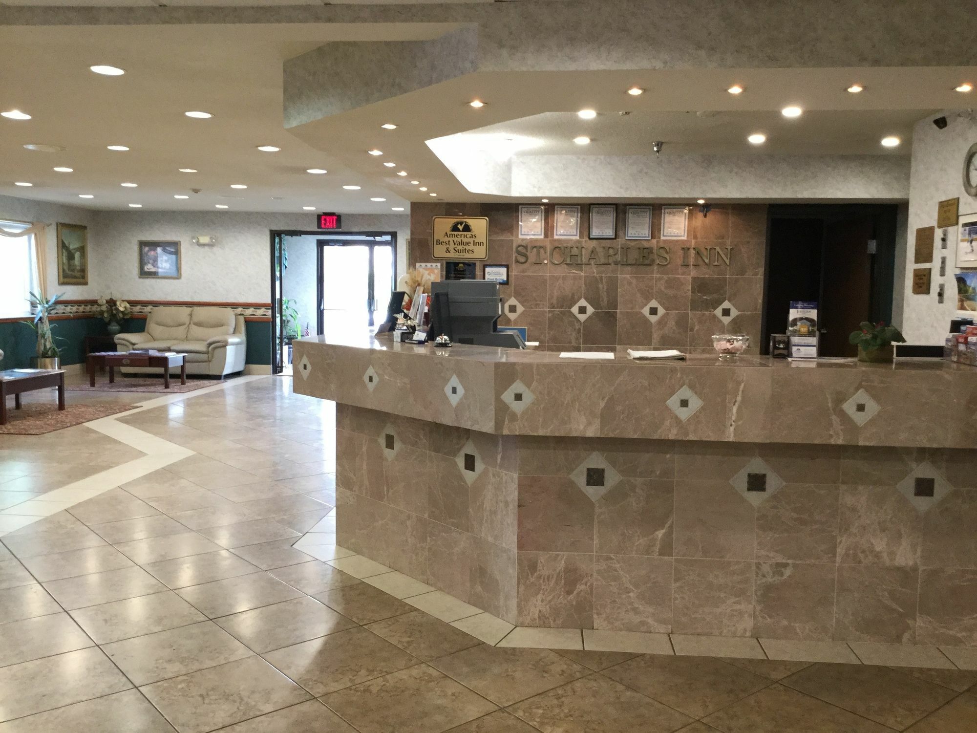 Americas Best Value Inn And Suites Saint Charles Eksteriør bilde